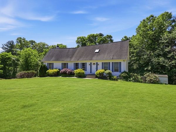 30 Cara Ln, Westfield, MA 01085