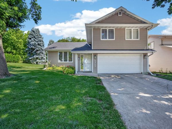 5469 Dakota Drive, West Des Moines, IA 50266