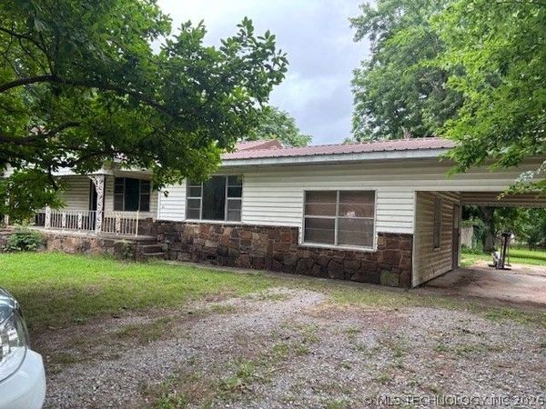 106 S Stand Watie Boulevard, Webbers Falls, OK 74470