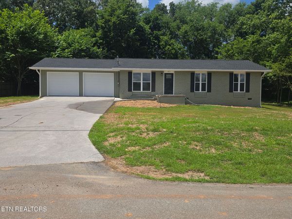 215 Stone St, Seymour, TN 37865