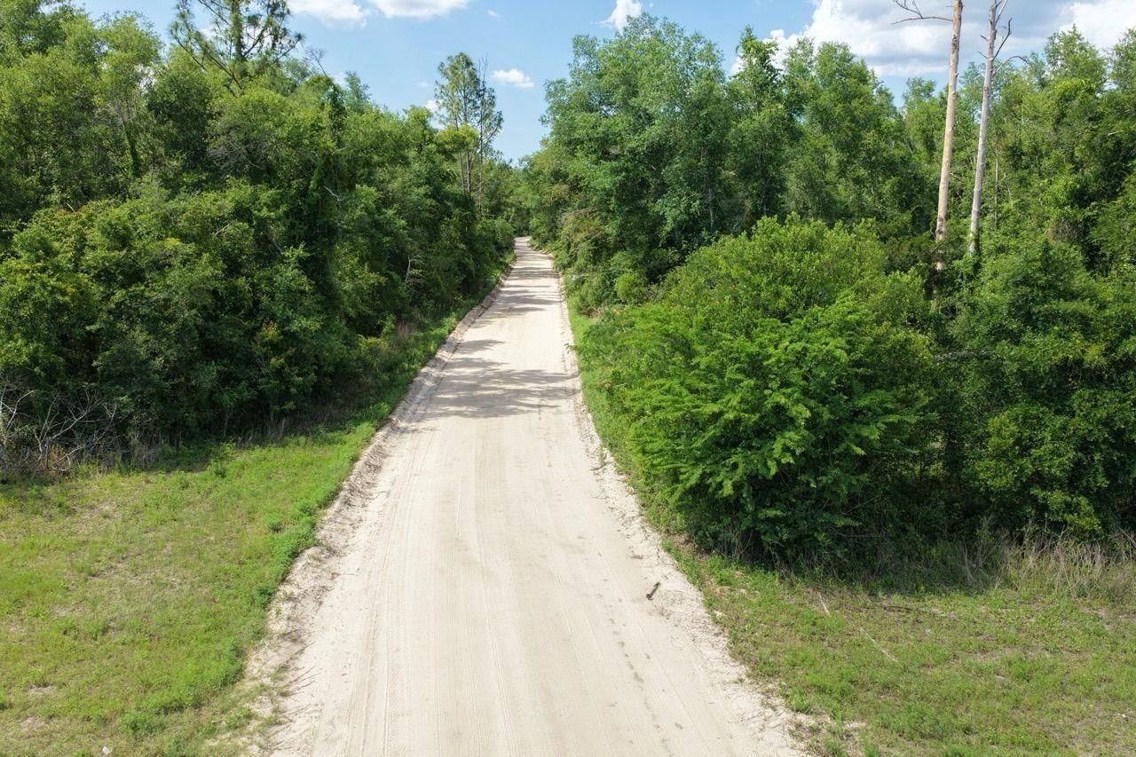 Vacant SE Camelot Way , Lee, FL 32059 Photo