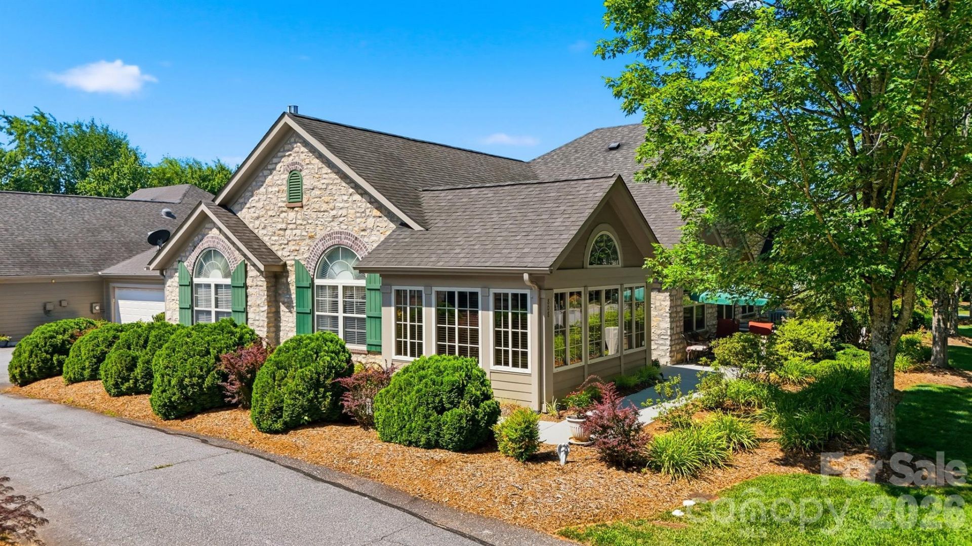 808-c Wynnshire Drive, Hickory, NC 28601 Main Photo