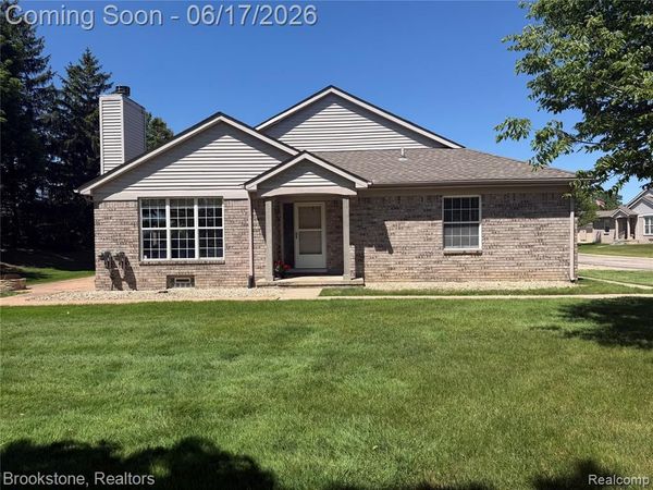 41021 Glenleven Court , Clinton Twp, MI 48038