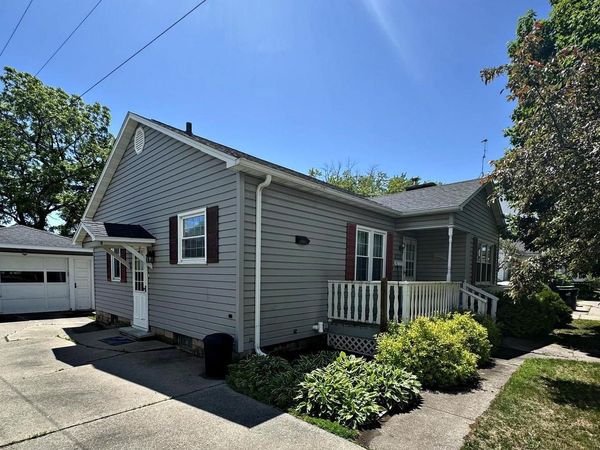 1709 18TH AVENUE, Menominee, MI 49858