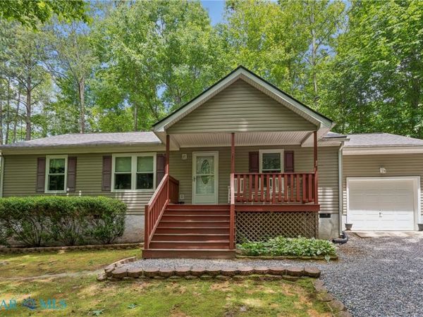 3809 Stream Drive , Gloucester, VA 23061