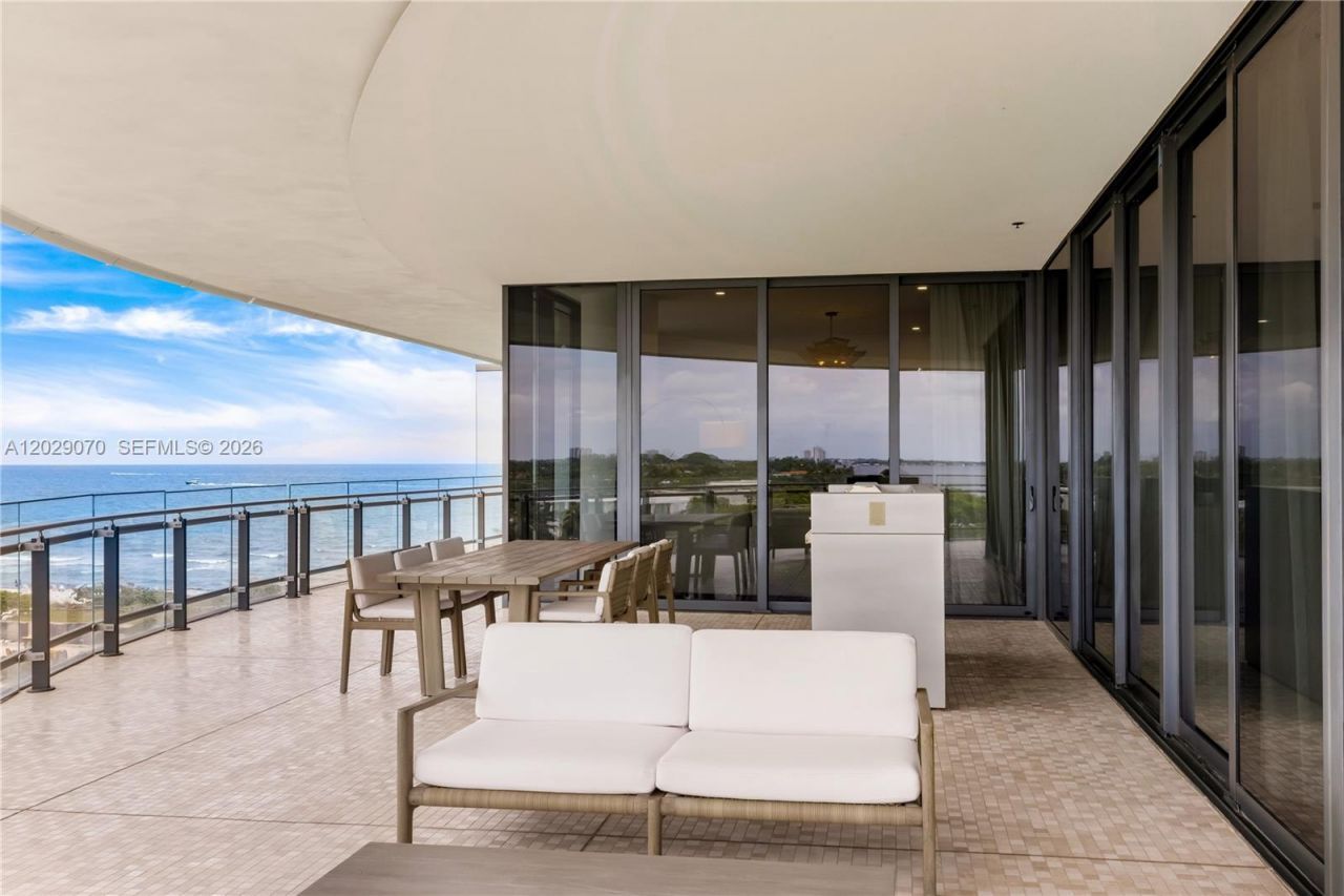 8701 Collins Ave , Unit 605, Miami Beach, FL 33154 Photo