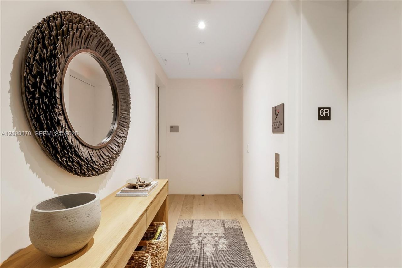 8701 Collins Ave , Unit 605, Miami Beach, FL 33154 Photo