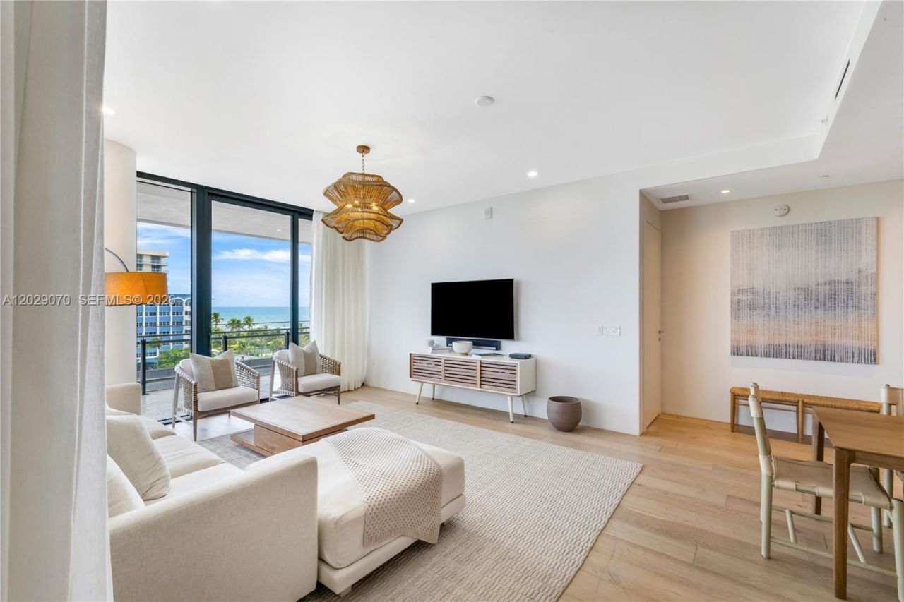 8701 Collins Ave , Unit 605, Miami Beach, FL 33154 Photo