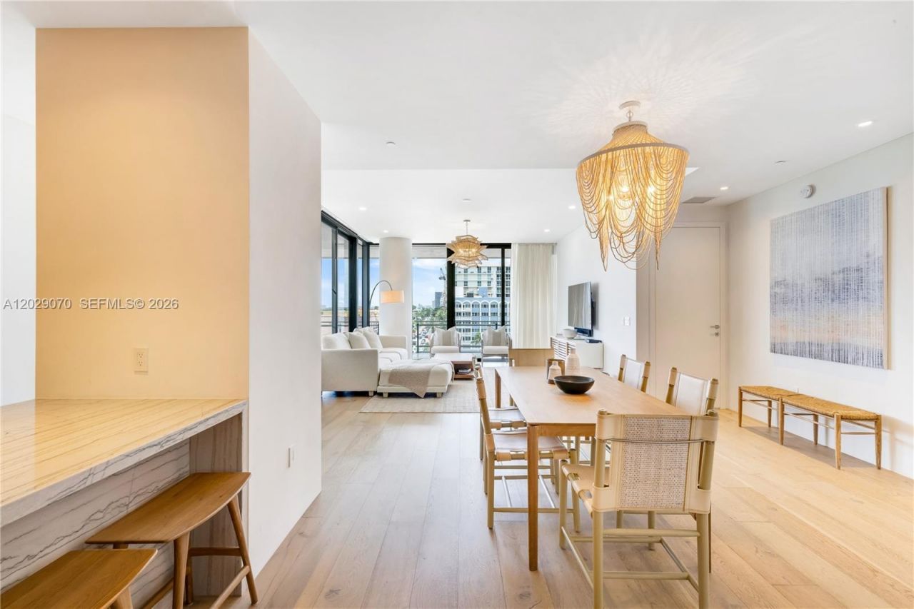 8701 Collins Ave , Unit 605, Miami Beach, FL 33154 Photo