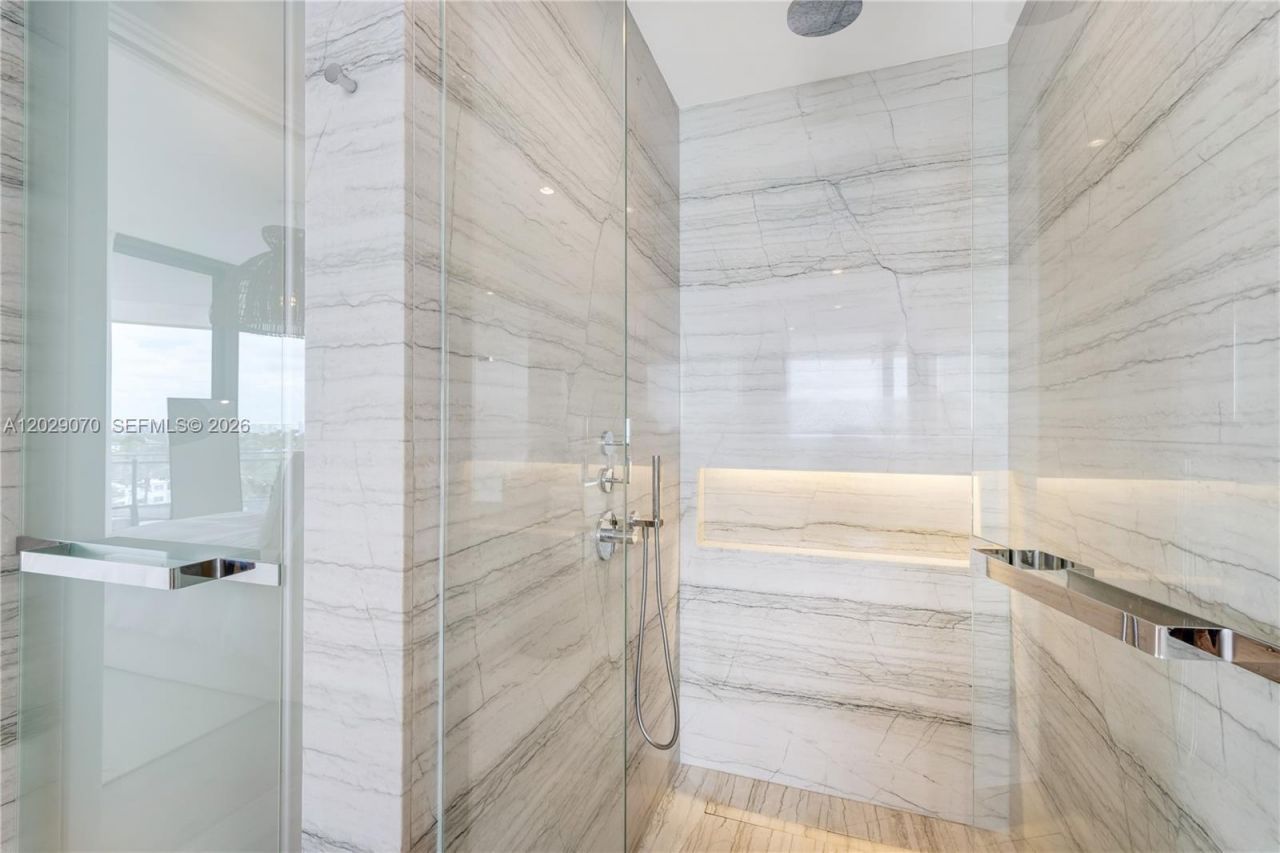 8701 Collins Ave , Unit 605, Miami Beach, FL 33154 Photo