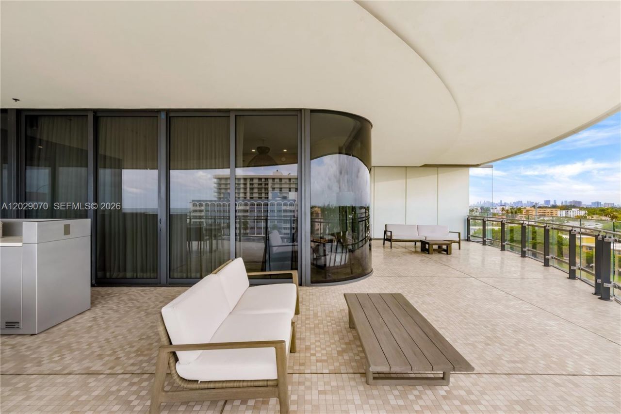8701 Collins Ave , Unit 605, Miami Beach, FL 33154 Photo