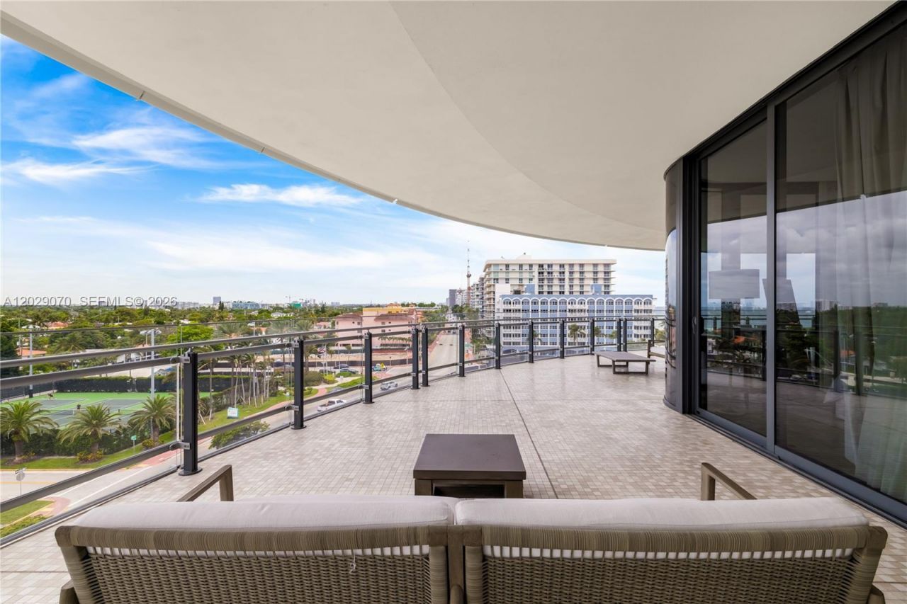 8701 Collins Ave , Unit 605, Miami Beach, FL 33154 Photo