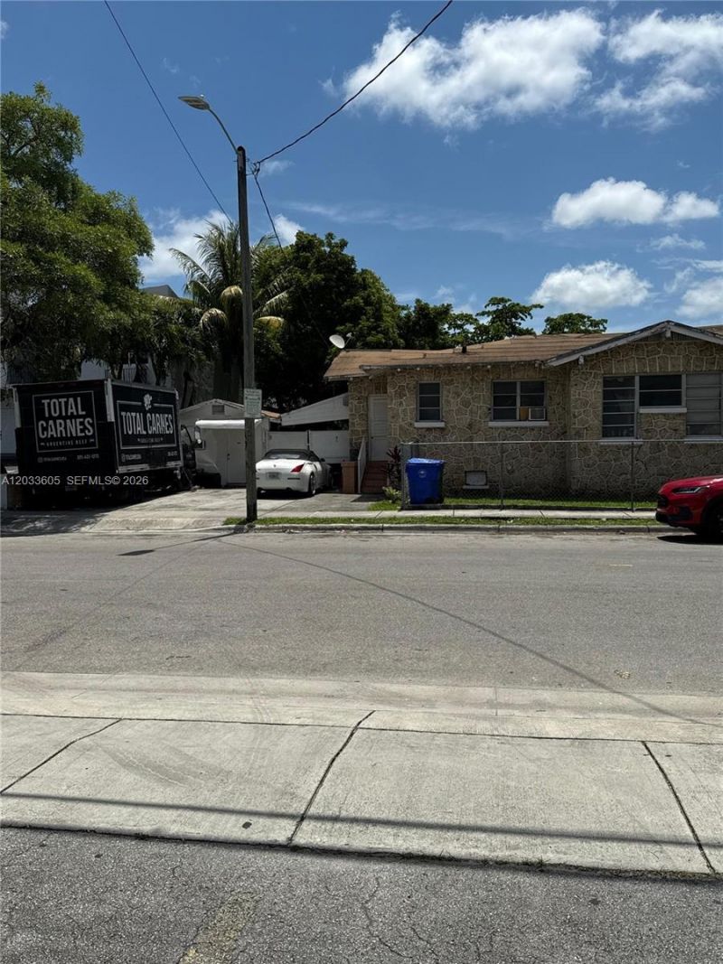 1269 NW 4th St , Miami, FL 33125 Photo