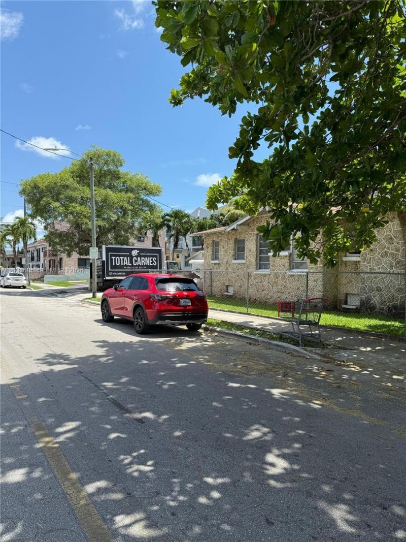 1269 NW 4th St , Miami, FL 33125 Photo