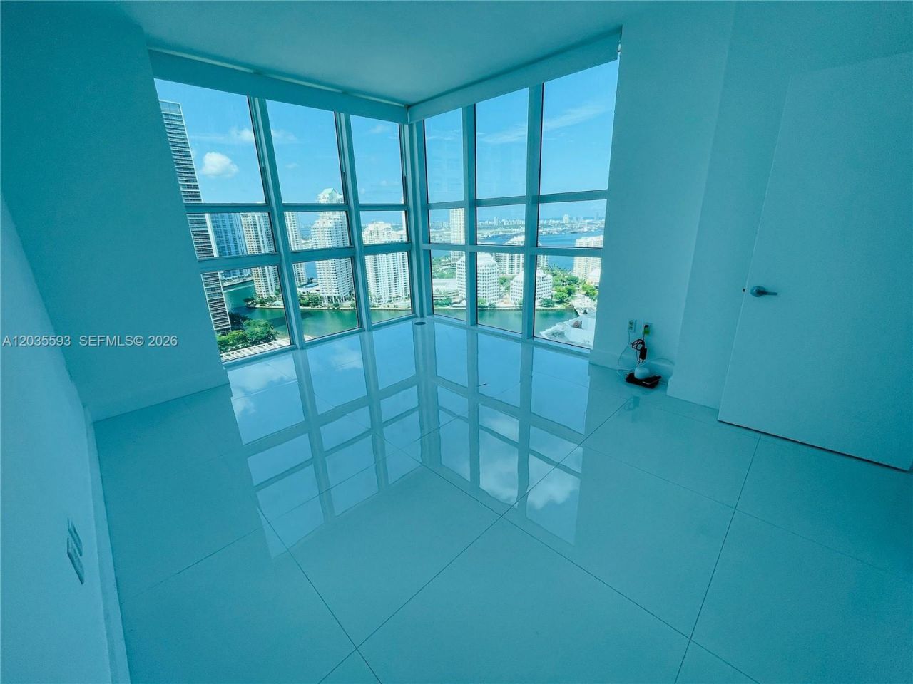 950 Brickell Bay Dr, Unit 3210, Miami, FL 33131 Photo