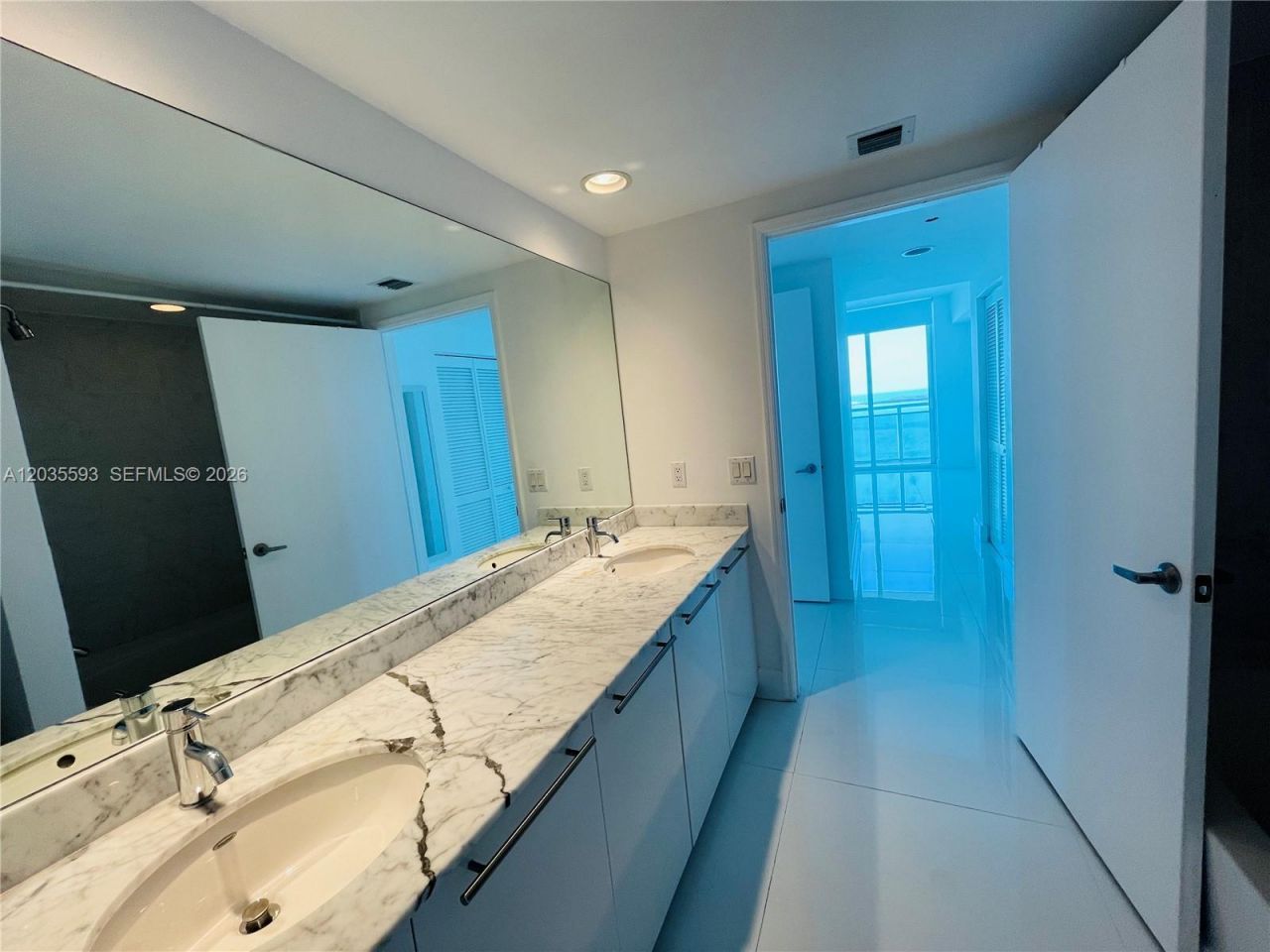 950 Brickell Bay Dr, Unit 3210, Miami, FL 33131 Photo
