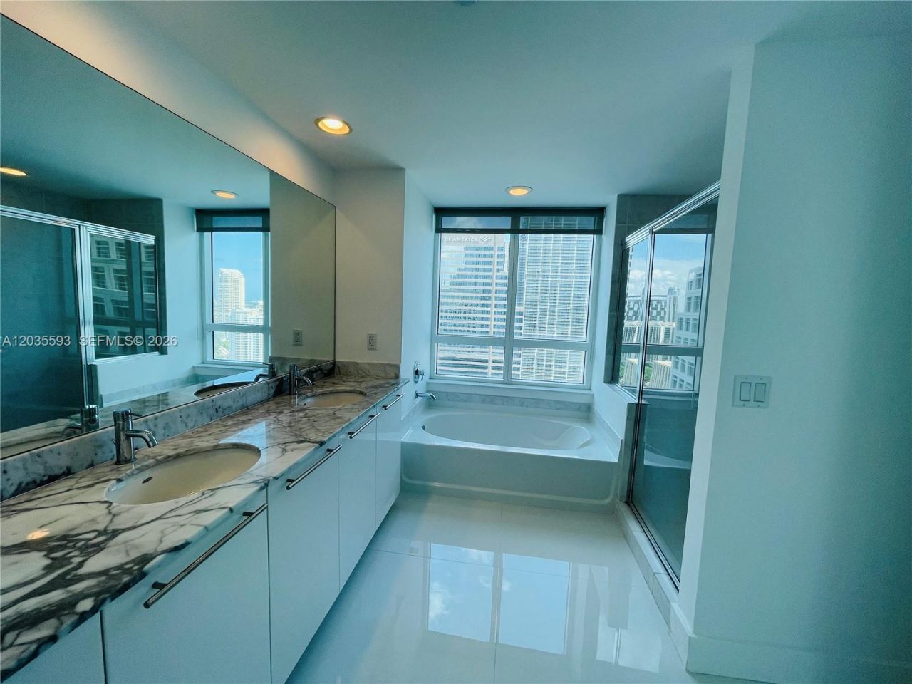 950 Brickell Bay Dr, Unit 3210, Miami, FL 33131 Photo