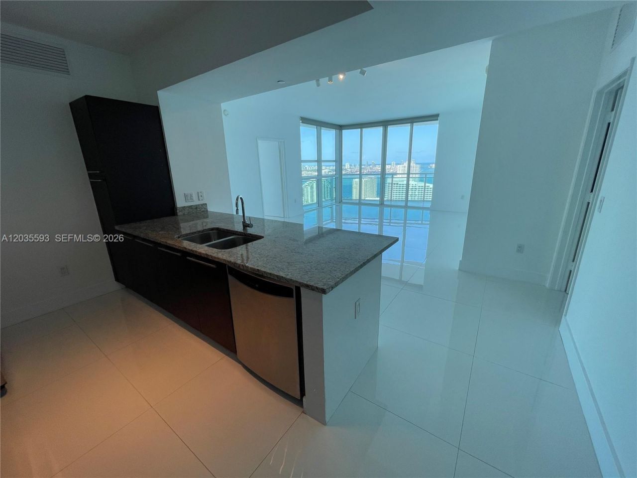950 Brickell Bay Dr, Unit 3210, Miami, FL 33131 Photo