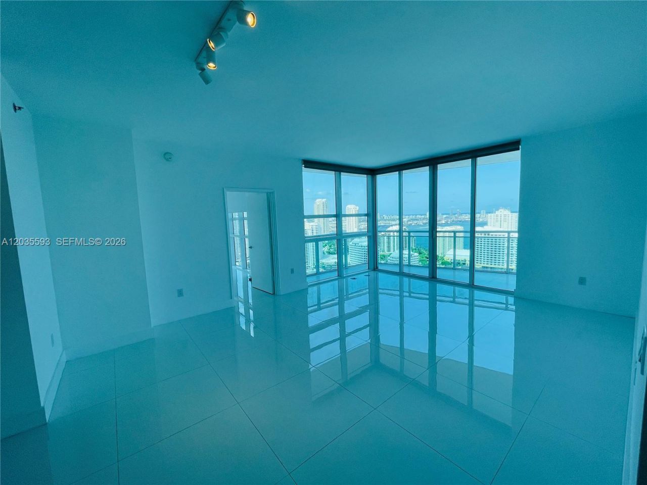 950 Brickell Bay Dr, Unit 3210, Miami, FL 33131 Photo