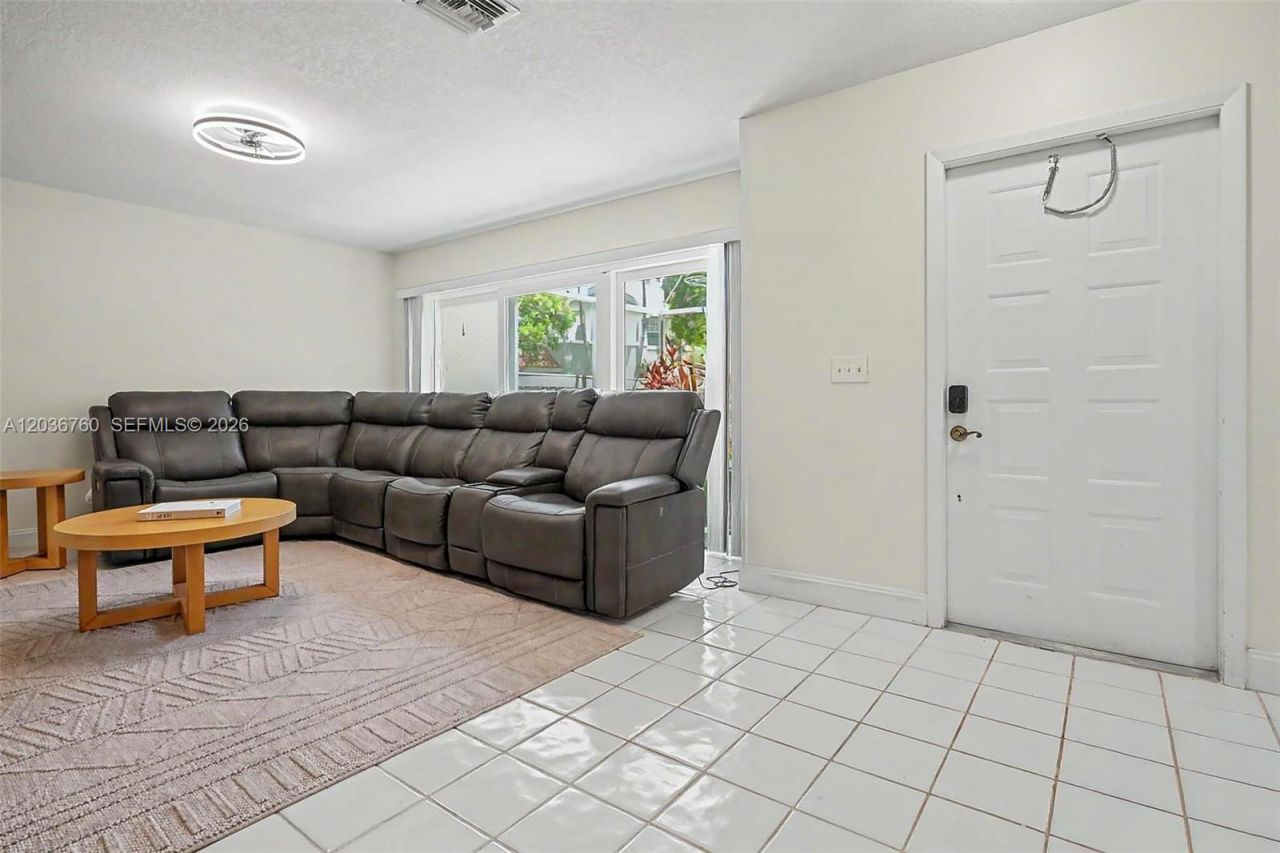 10994 Neptune Dr, Cooper City, FL 33026 Photo