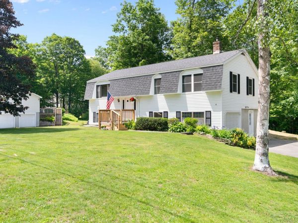 15 Lawton Drive, Brattleboro, VT 05301
