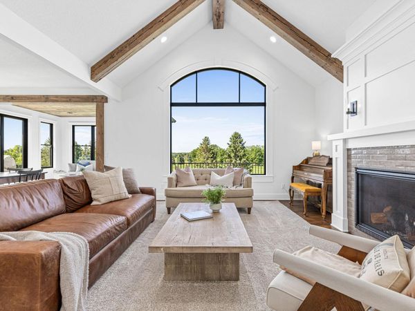 105 Spring Farm Road, North Oaks, MN 55127
