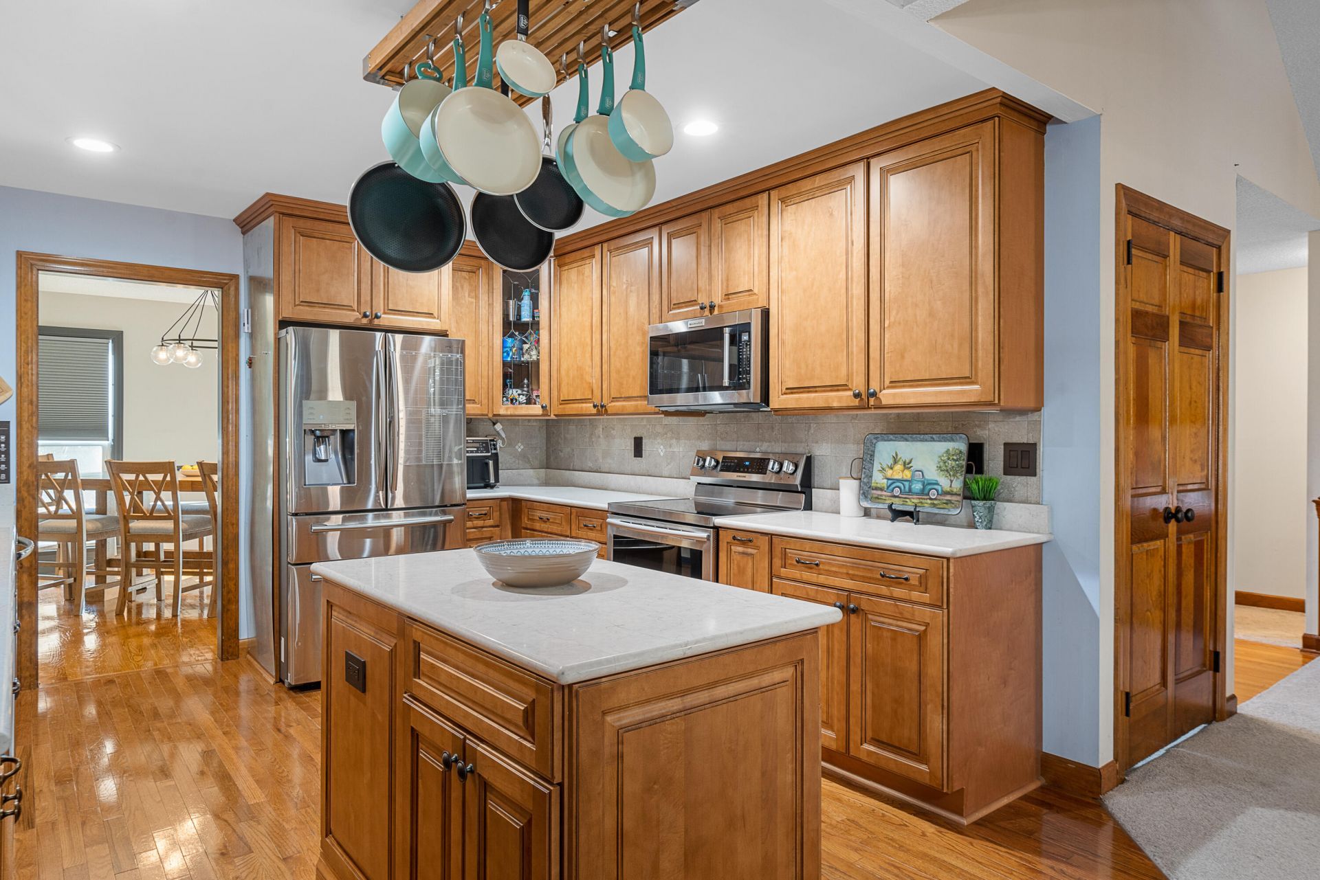 406 King Charles Circle Photo 13