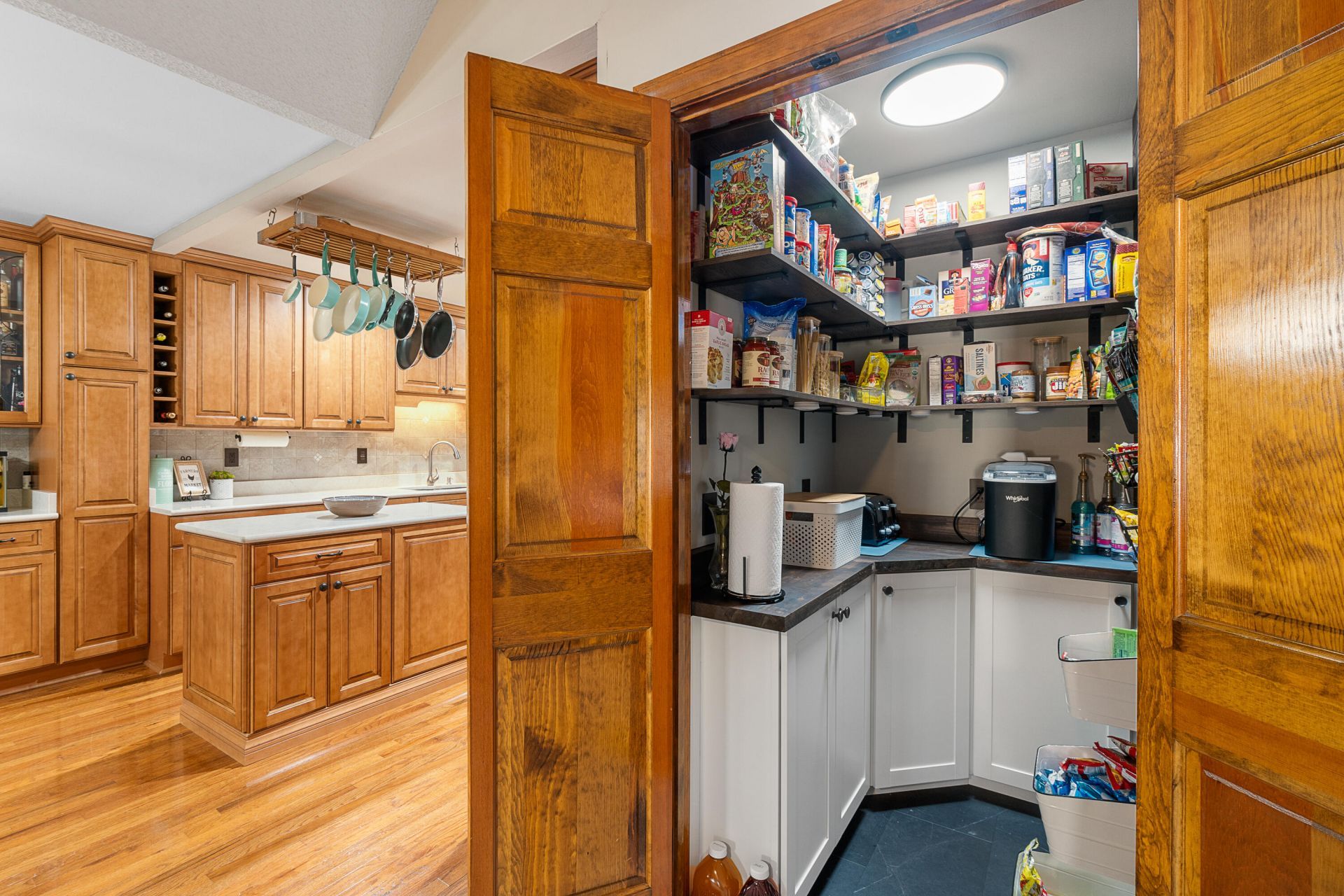 406 King Charles Circle Photo 14
