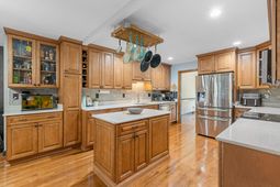406 King Charles Circle photo 4