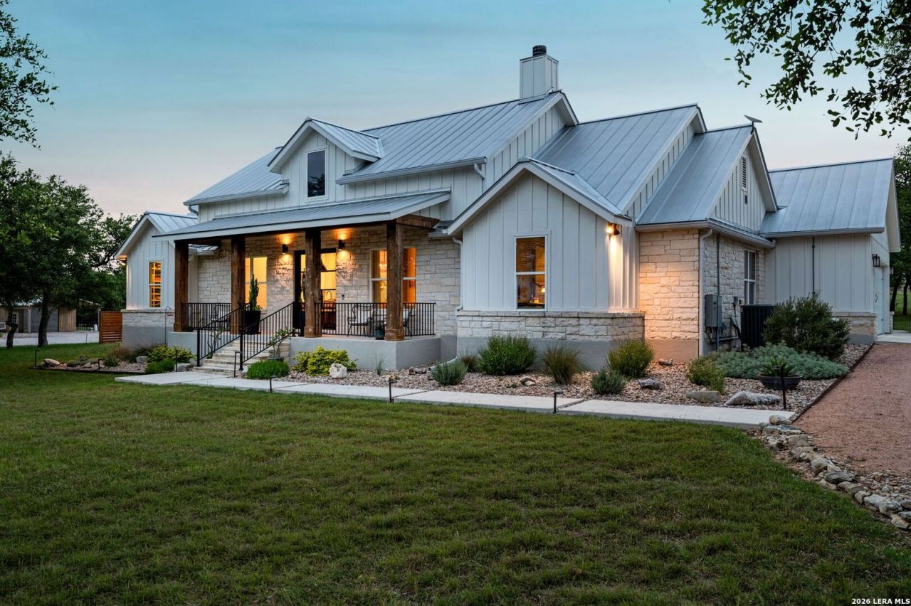 2009 Axis Circle, Fredericksburg, TX 78624 Main Photo