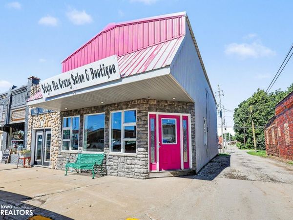 113 S Main, New Sharon, IA 50219