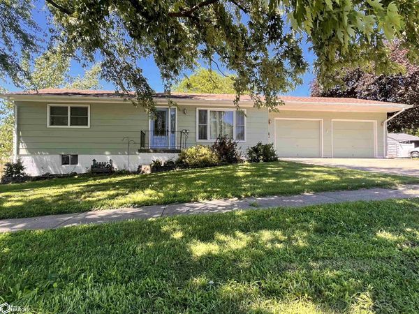 1419 Franklin Avenue, Chariton, IA 50049