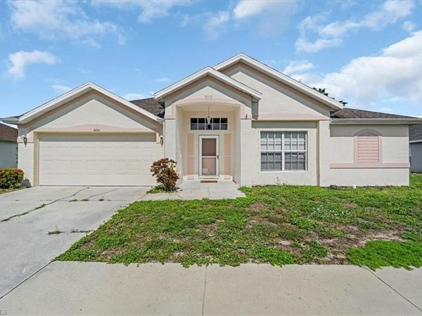 4664 Varsity CIR , LEHIGH ACRES, FL 33971