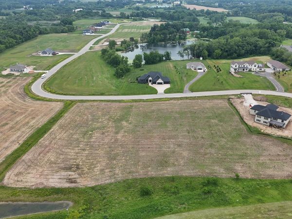 1011 Beere Ln, Rochester, WI 53105