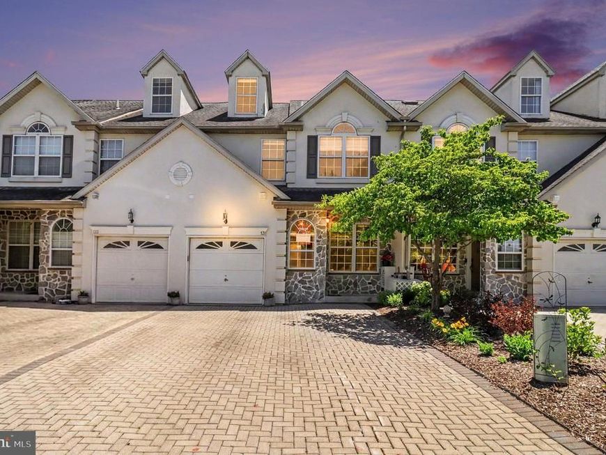 131 Meadow View Lane, Lansdale, PA 19446 Main Photo