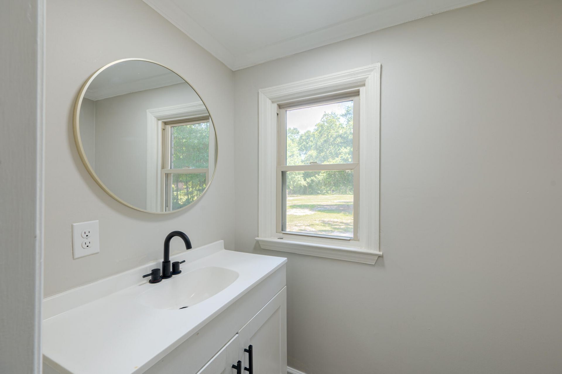 2102 N State Highway 35 Photo 16