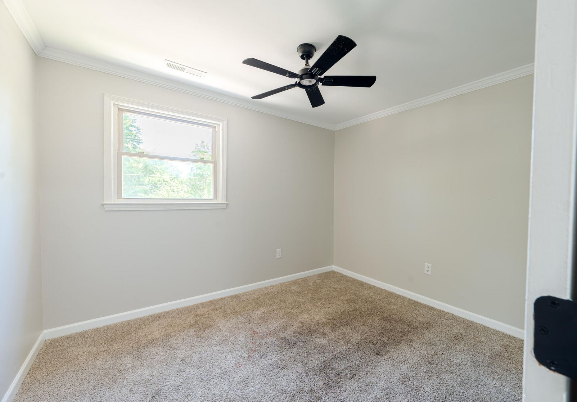 2102 N State Highway 35 Photo 22