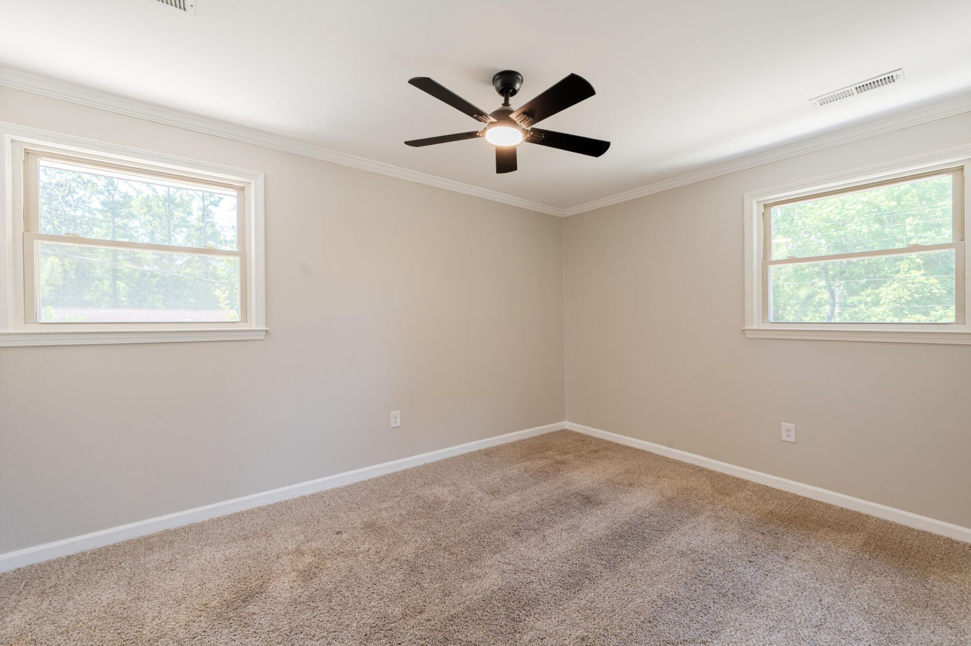 2102 N State Highway 35 Photo 23