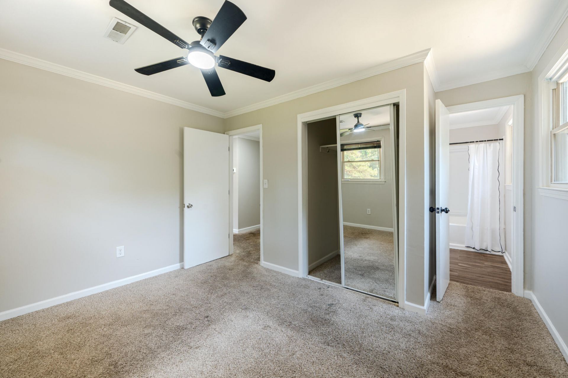 2102 N State Highway 35 Photo 25