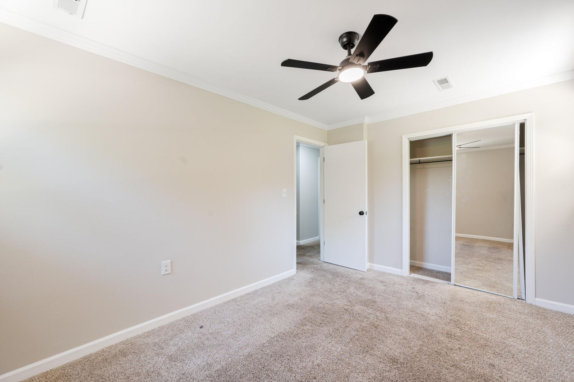 2102 N State Highway 35 Photo 30