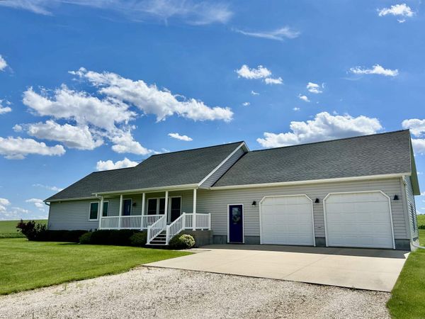 28995 V Avenue, Waucoma, IA 52171