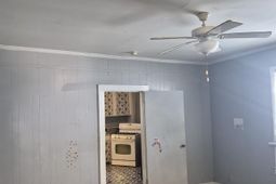 2337 Pendleton Street  photo 4