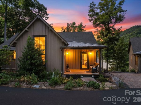 561 Harbor Ridge Drive, Tuckasegee, NC 28783