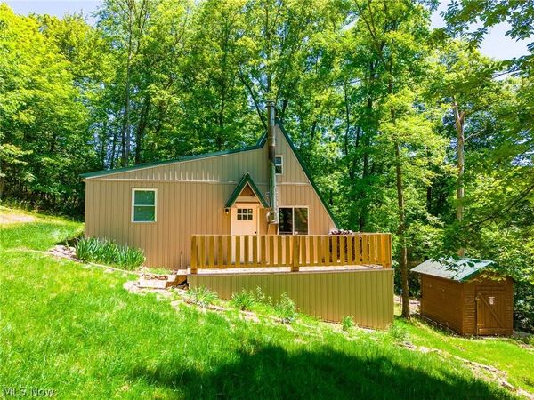 6257 Caddy Road SW, Bowerston, OH 44695
