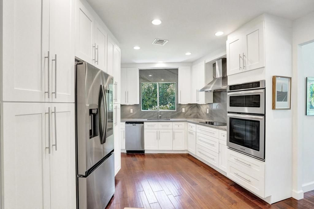 5 Gatehouse Road, Sea Ranch Lakes, FL 33308 Photo