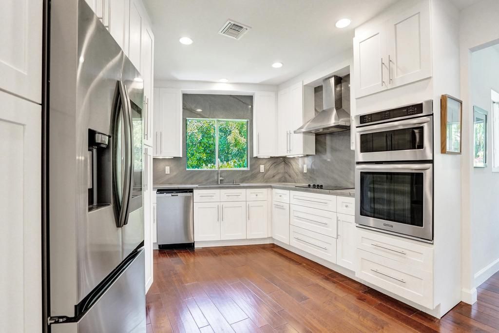 5 Gatehouse Road, Sea Ranch Lakes, FL 33308 Photo