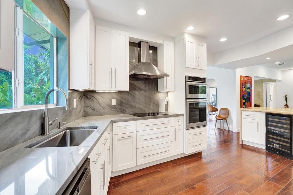 5 Gatehouse Road, Sea Ranch Lakes, FL 33308 Photo