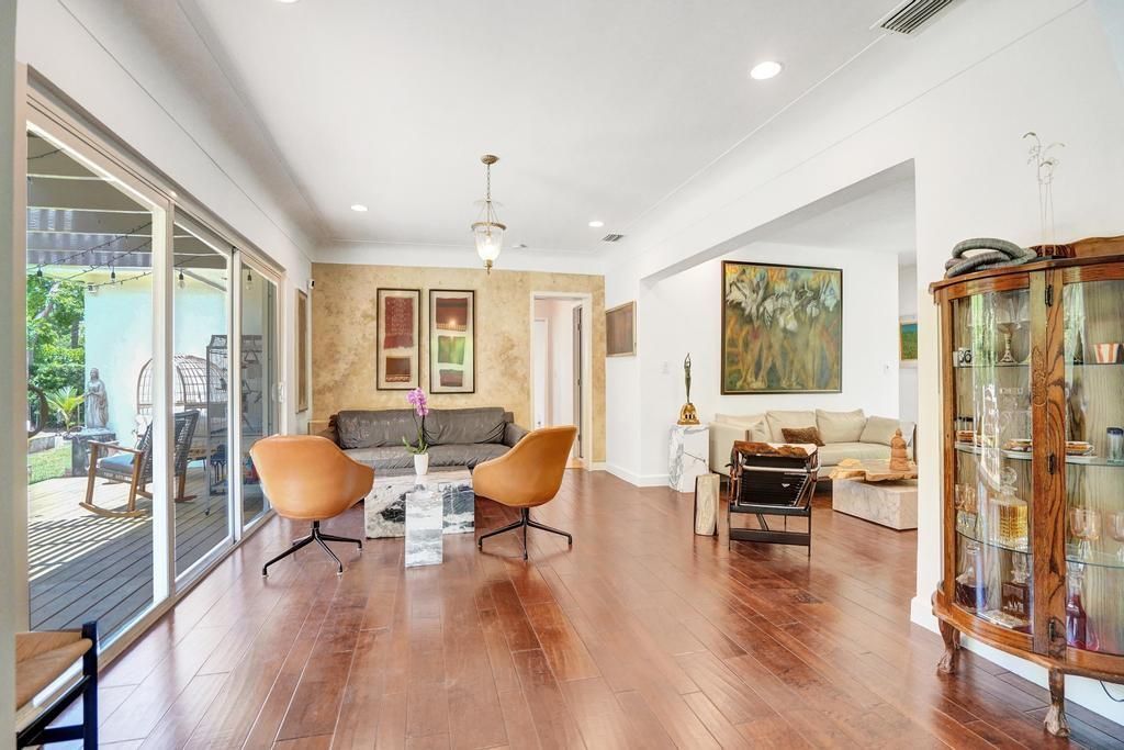 5 Gatehouse Road, Sea Ranch Lakes, FL 33308 Photo