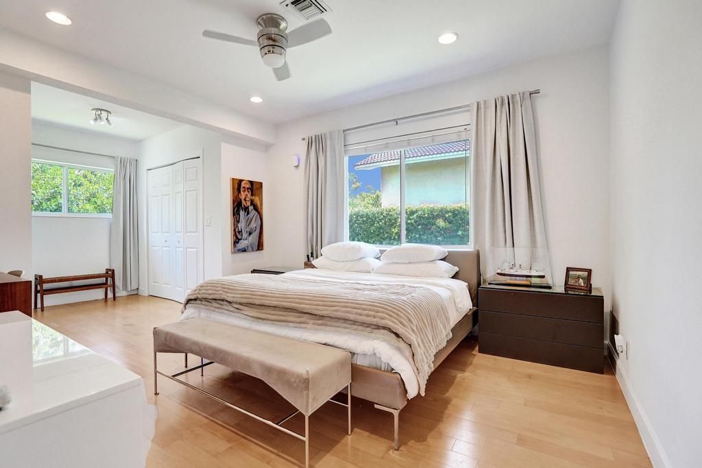 5 Gatehouse Road, Sea Ranch Lakes, FL 33308 Photo