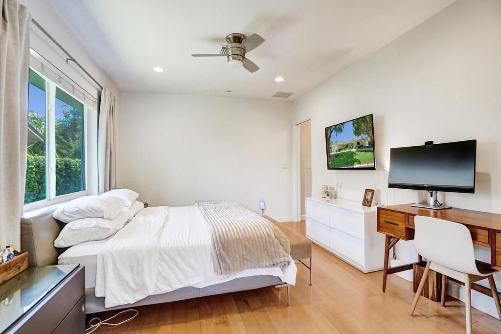 5 Gatehouse Road, Sea Ranch Lakes, FL 33308 Photo